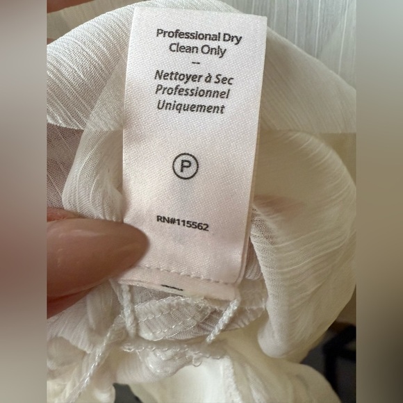 Cinq à Sept Steffina Ruffle Blouse – Ivory
Size XL | NWOT | - Picture 9 of 10